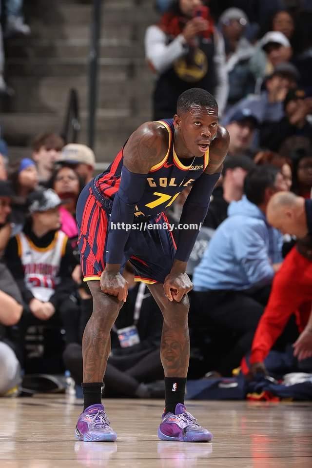 勇士全队势如破竹拔荆见光，瓦兹曼领衔实现壮举